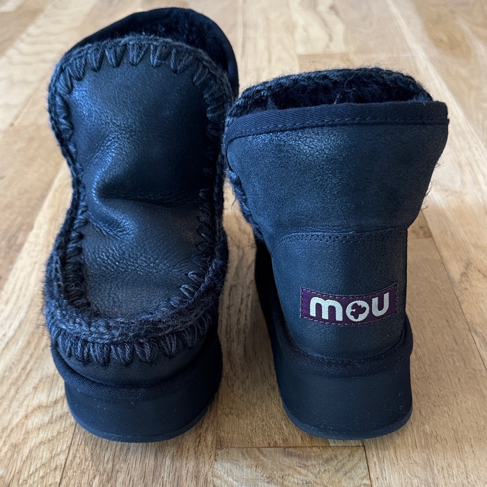 NWOT MOU Mini Eskimo Platform Cracked Black Boots